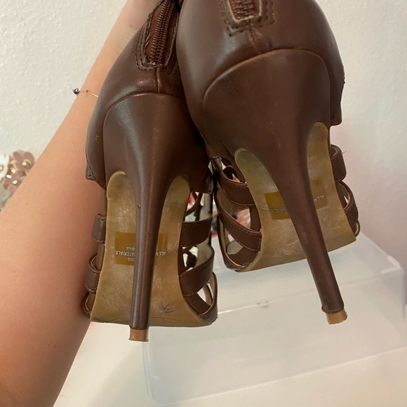 Guess lace up heels - Picture 3 of 3